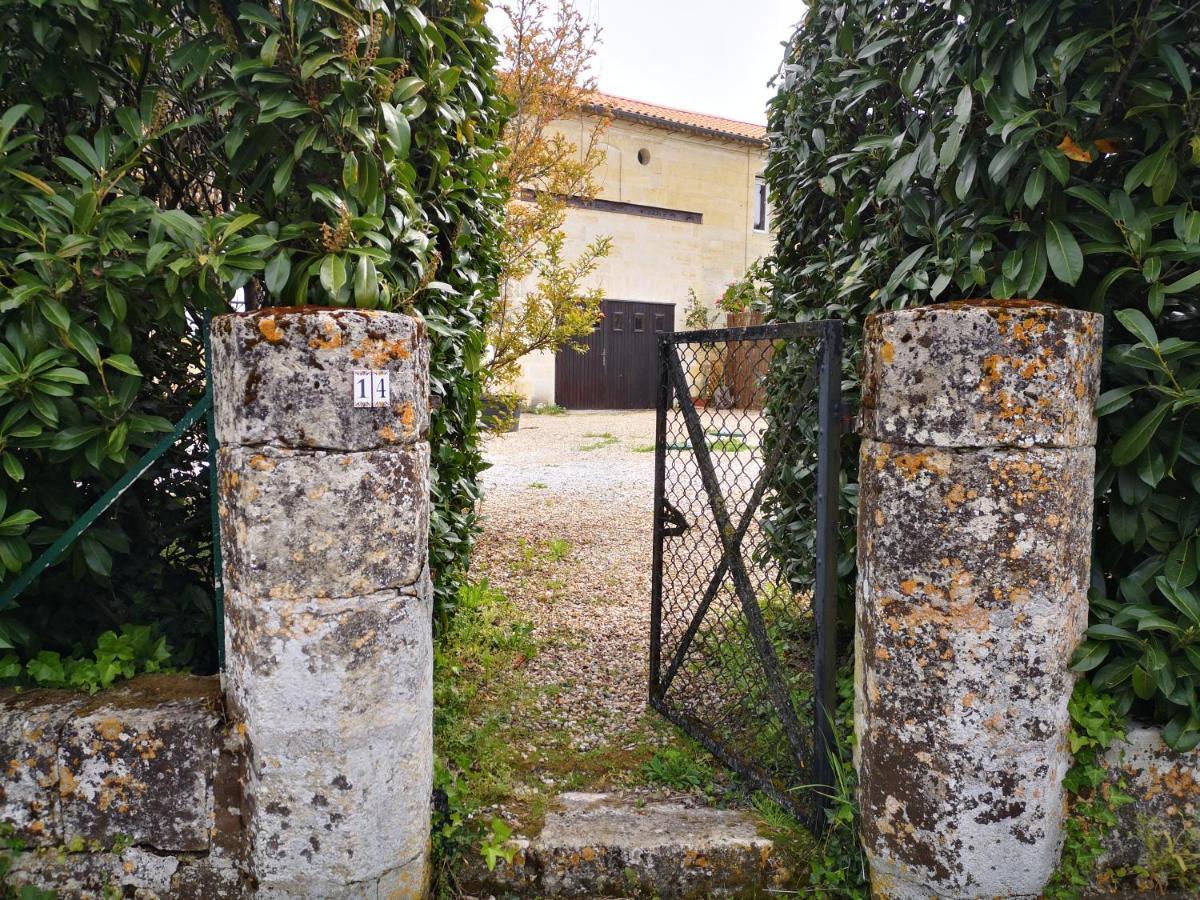 Maison De Campagne Proche Libourne Saint-Denis-de-Pile Exterior photo